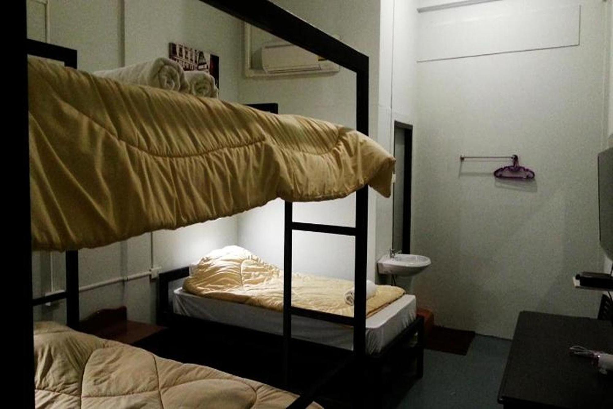 Gotum Hostel 2 & Money Exchange Phuket Bagian luar foto