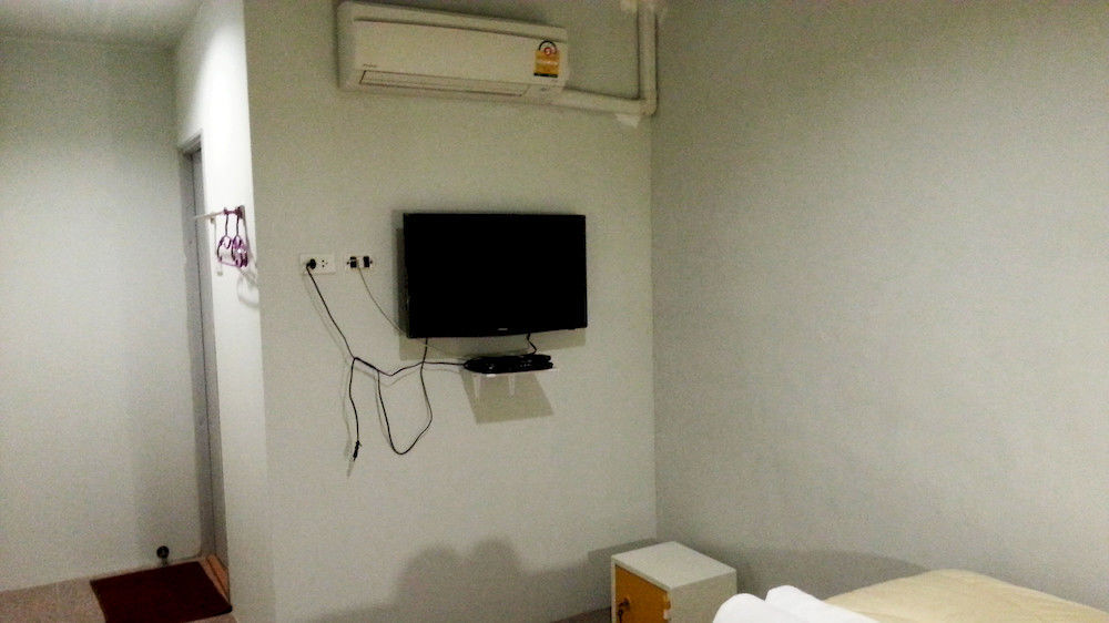 Gotum Hostel 2 & Money Exchange Phuket Bagian luar foto